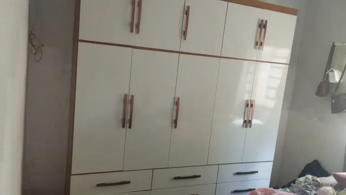 Vende-se Guarda roupa