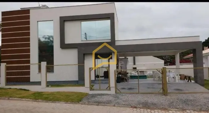 Linda, linda, linda casa em Condomínio no Bairro Tapera
