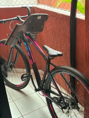 Bicicleta GTS, aro 29 e cadeirinha baby