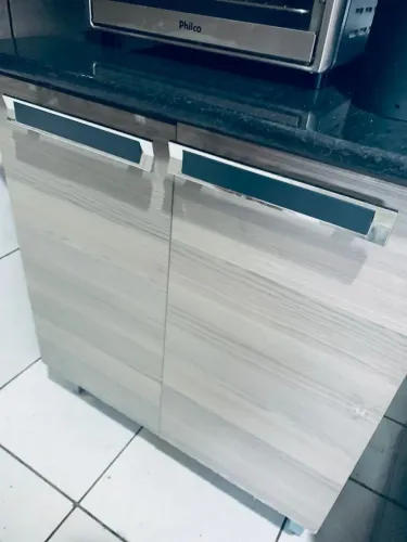 Vendo balcão de cozinha. Usado e super conservado