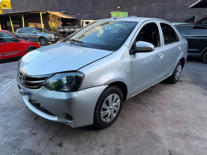 Toyota Etios X Sedan 1.5 Flex 16V 4P Mec. 2014