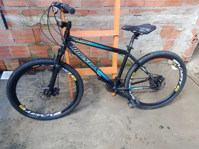 Vender-se bicicleta e cadeirinha de criança pra bicicleta 
