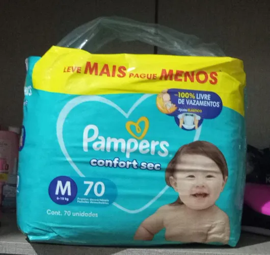 Vendo pacote de fralda Pampers com 70 unidades