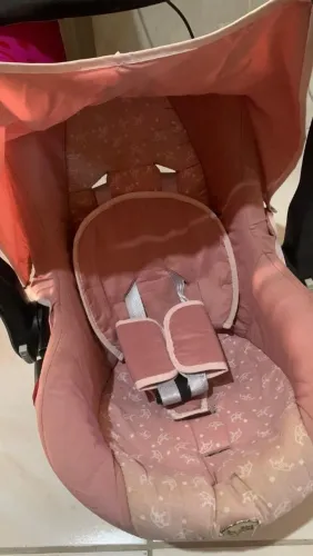 Vende-se Bebê conforto tutty baby feminino
