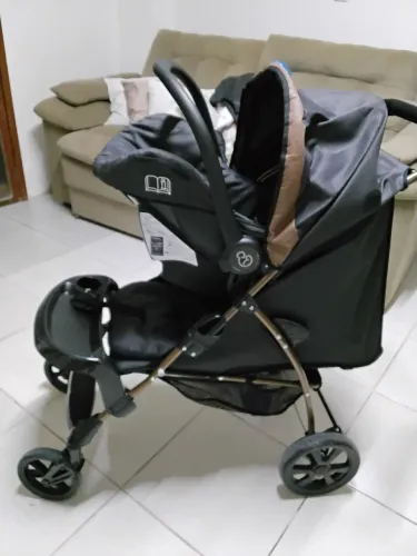 Vendo Carrinho de bebê