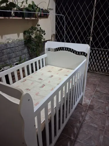 Berço cama semi novo