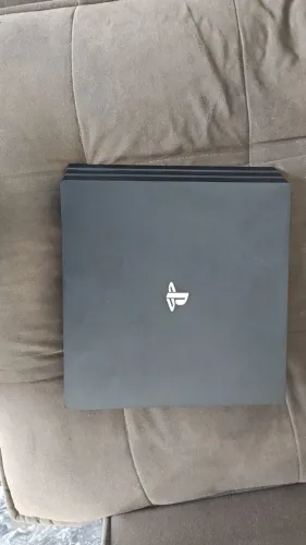 PlayStation 4 Pro 1TB + 1 Controle | Conservado