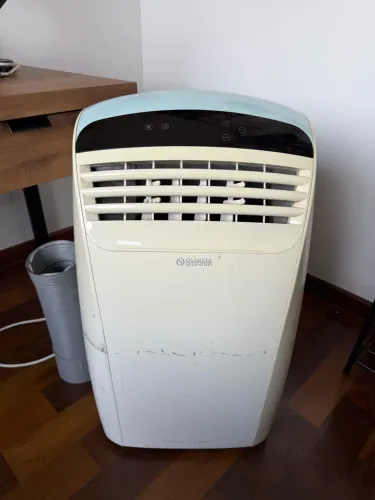 Ar-Condicionado Portátil Olimpia Splendid 12.000 BTUs Quente/Frio 127V