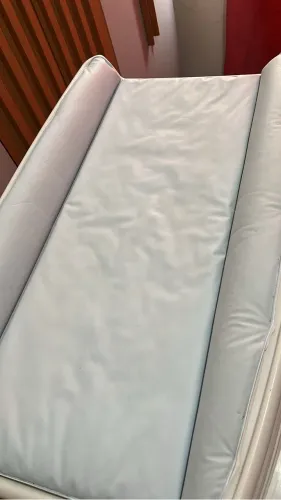 Vende se banheira com trocador 
