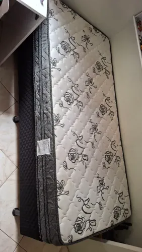 Cama box solteiro seminova