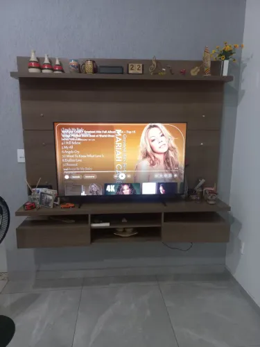 Vendo painel de tv para sala.