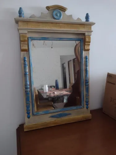 Espelho com moldura 