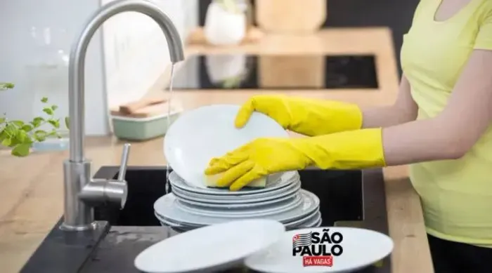 Vaga para auxiliar de cozinha (Pia )