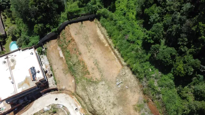 Terreno para venda com 738 metros quadrados em Retiro - Petrópolis - RJ