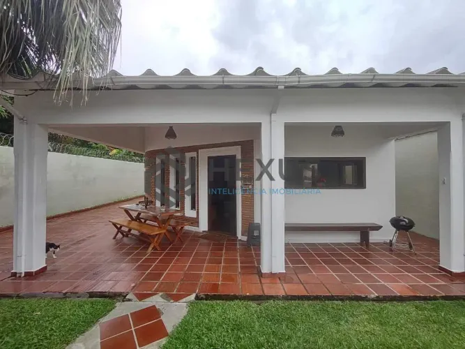 Casa em condominio na Praia da Enseada, Guaruja