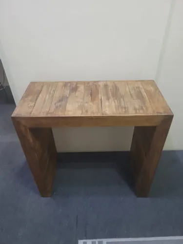 Mesa aparador - tipo rústico - dimensões: 80 cm X 80 cm X 40 cm
