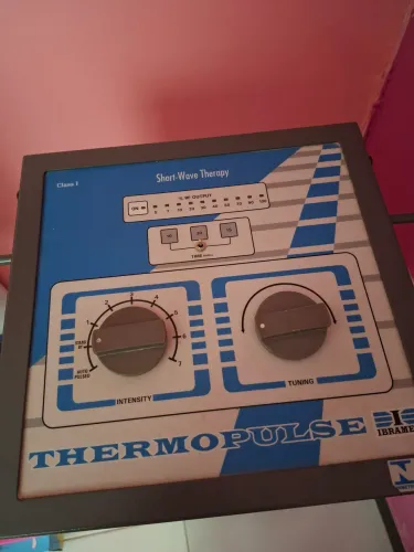 Vendo aparelho de fisioterapia ONDAS CURTAS.