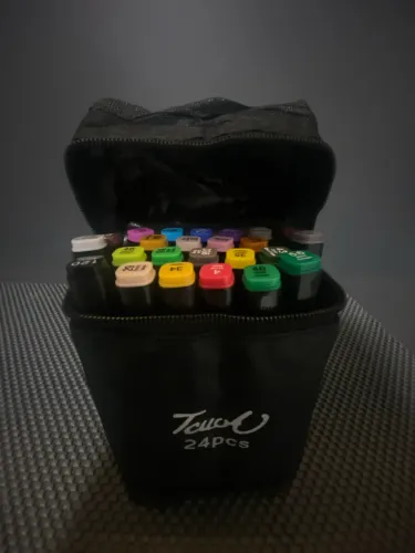Kit 24 Canetinhas Coloridas com Estojo - Pouco Uso e Bem Conservado