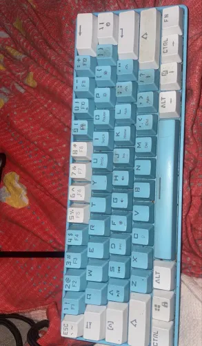 teclado mecânico no formato 60%
