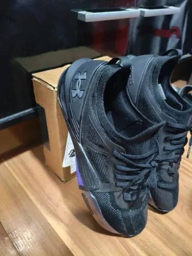 Tênis Under Armour número 40