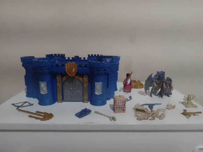 Castelo cenário com personagens e acessórios