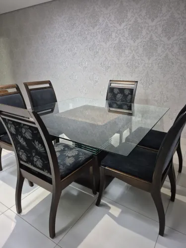 Mesa quadrada 1,40 e 6 cadeiras