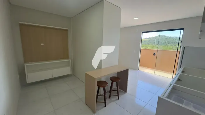 Studio novo, semi mobiliado Ribeirão da Ilha