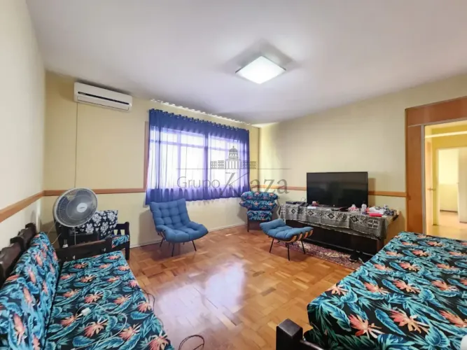 Oportunidade - Casa Térrea - Jardim São Dimas - 3 Dormitórios - 100,35m².