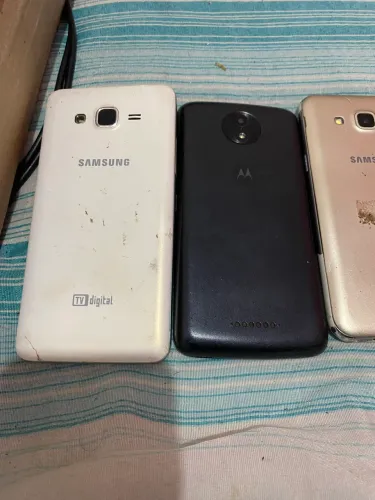 Celulares pra retirar peças ou quem tiver interesse em arrumar