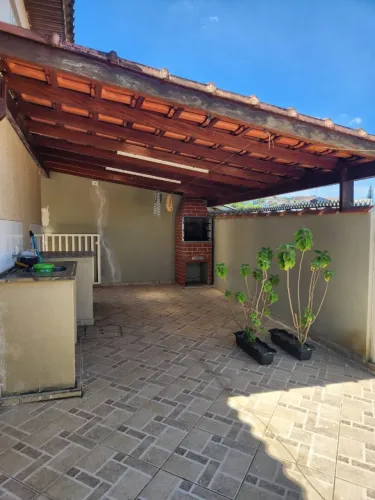 Casa Próx. Centro 03 Dormitórios 01 vaga 10 min à pé da estação de trem Rio Gde da Serra