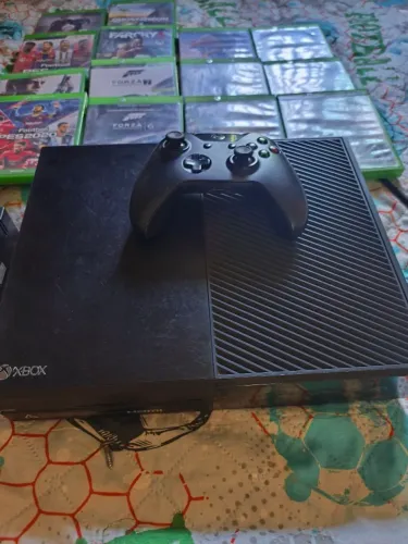 Vendo Xbox One +14 jogos