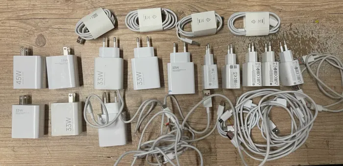 Lote com 13 carregadores e 13 cabos Xiaomi Originais