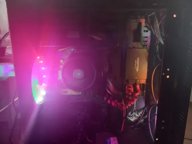 PC Gamer Ryzen 5 5600GT | 16GB RAM | 467GB SSD/NVMe | RGB