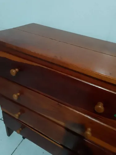 Vendo cômoda de madeira