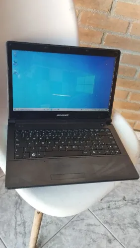 Notebook i3 quadCore 2.100ghz , 4Gb ddr3 HD 320G