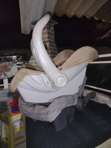 Vendo 3 bebê conforto, precisa lavar todos 