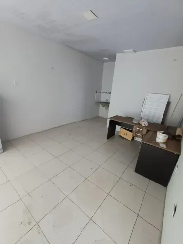 Alugo Loja Comercial No 1°Andar No Turu Center Kos