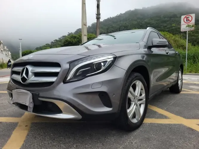 Mercedes-Benz GLA 200 Adv. 1.6/1.6 TB 16V Flex Aut. 2017