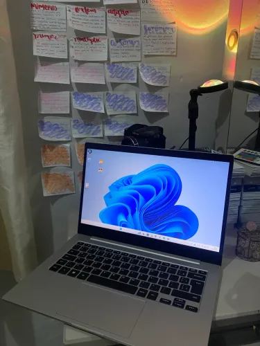 Notebook Samsung Book Go Snapdragon 7c 4GB RAM 128GB 14" Full HD Windows 11