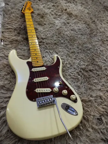 Guitarra Tagima T530