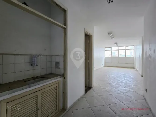 Sala Comercial 33m² com Divisórias | 1 Vaga | Ideal para Consultório ou Advocacia | Av. Br