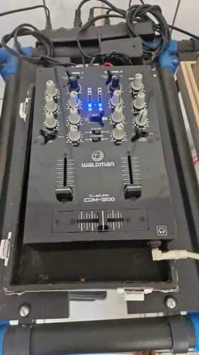 Toca disco Technics MK1 - preço pra vender logo - Passo cartão