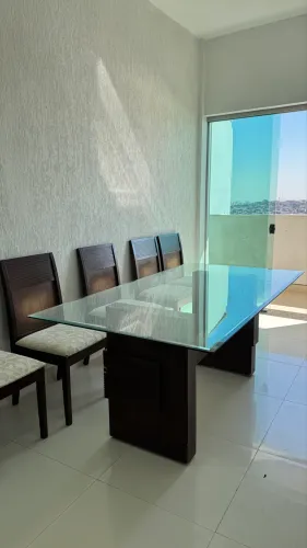 Mesa de jantar 6 lugares + cadeiras de cortesia