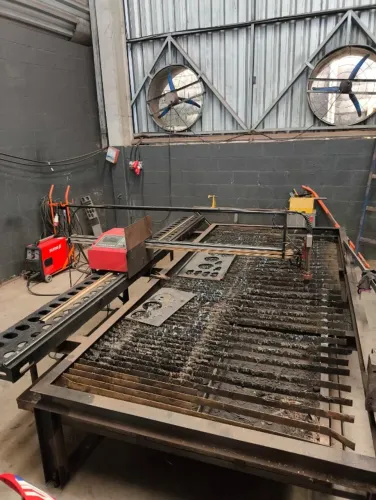 VENDO MÁQUINA DE PLASMA CNC SUMIG 