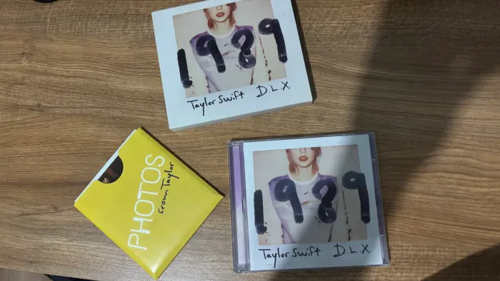 CD 1989 DLX