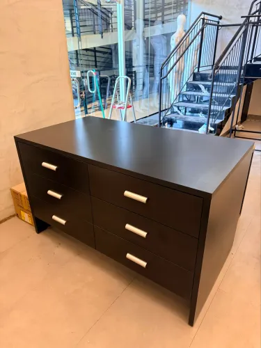 Balcão expositor em MDF