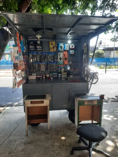 vendo treile já com ponto,só pra chega e trabalha, na av tamandare próximo do shopping pat