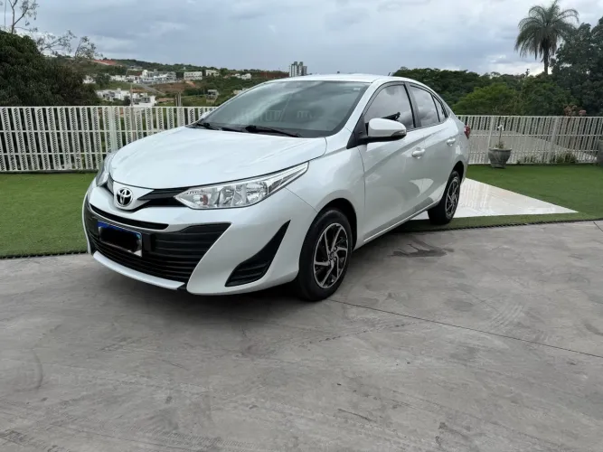 Toyota Yaris XL Live Sedan 1.5 Flex 16V 4P AUT 2022