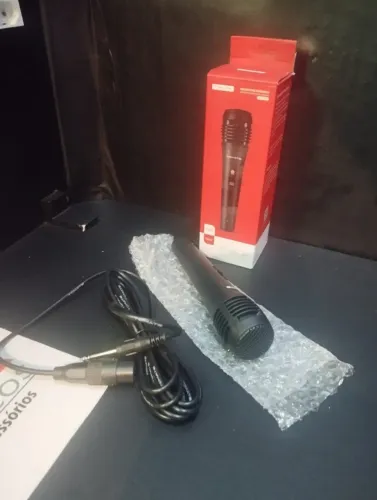 Microfone Dinâmico Profissional Com Fio 