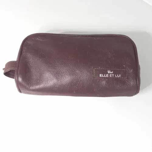 Necessaire Elle et Lui em Couro Legít Novaimo
